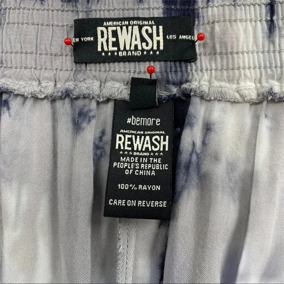 Loose Fit Tie Dye Shorts - Picture 6 of 8